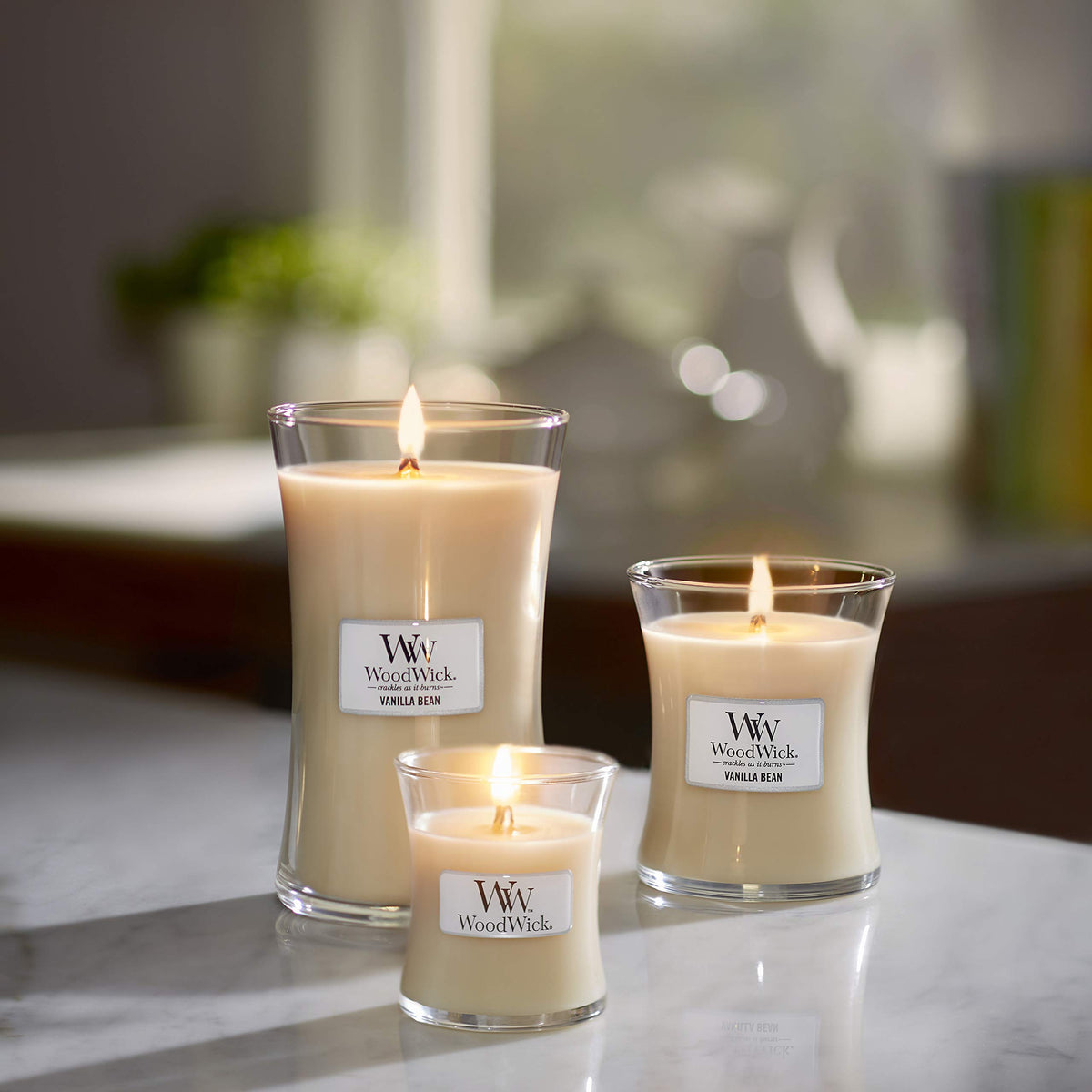 WoodWick Large Hourglass Scented Candle | Vanilla Bean | with Crackling Wick | Long Burning Candles: up to 130 Hours | Gifts for Women