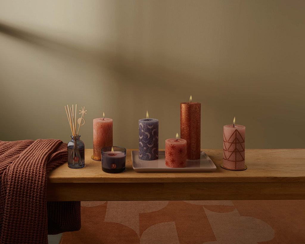 Bolsius Rustic Candle Gift Set - Secret Forest - Box of 5 Candles and 1 Reed Diffuser - Long Burning Time - Household Candle - Interior Decoration - Includes Natural Vegan Wax - No Palm Oil
