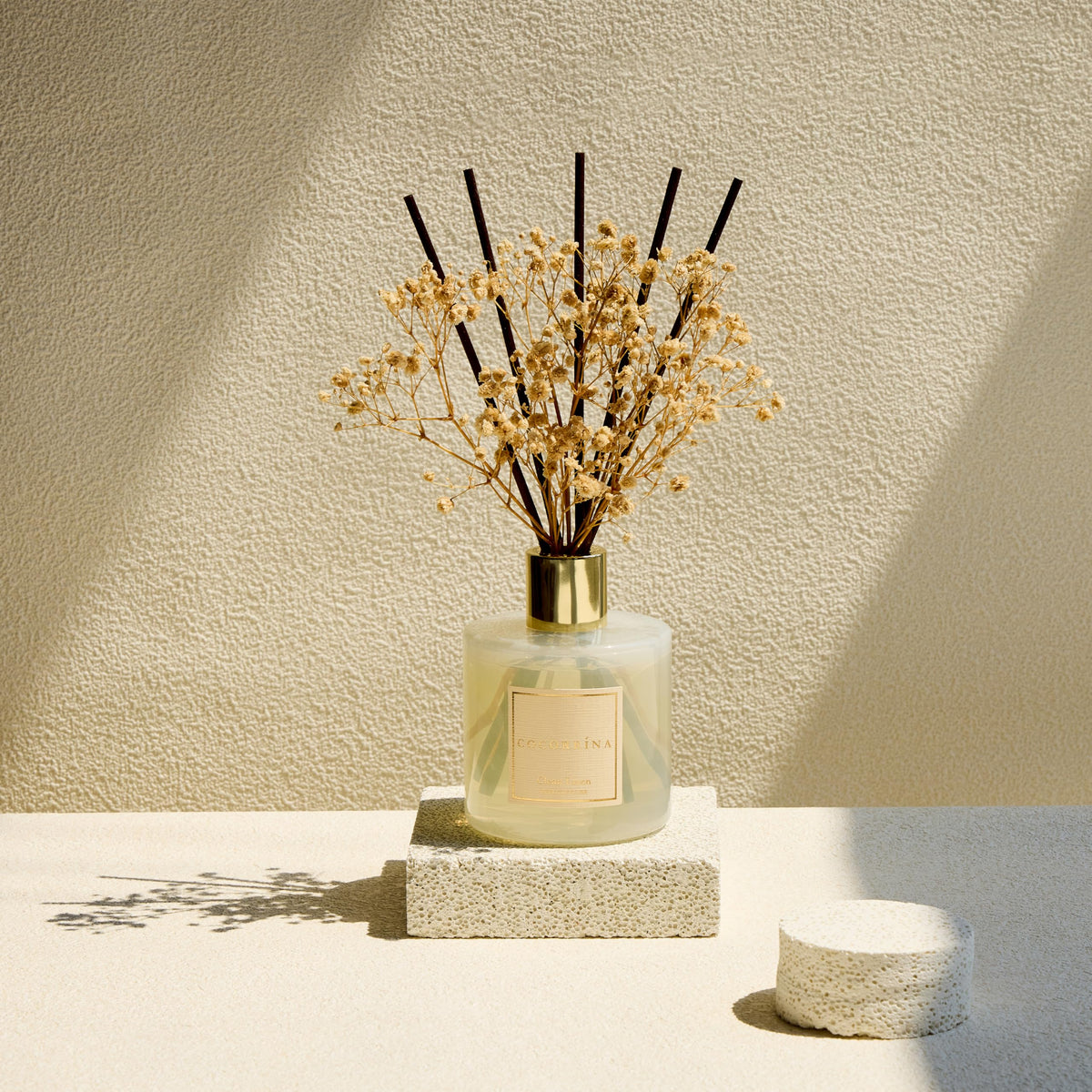 COCORRÍNA Reed Diffuser Set, 200ml Clean Linen Scented Diffuser with Sticks Home Fragrance for Bedroom Bathroom Living Room, Home & Office Decor
